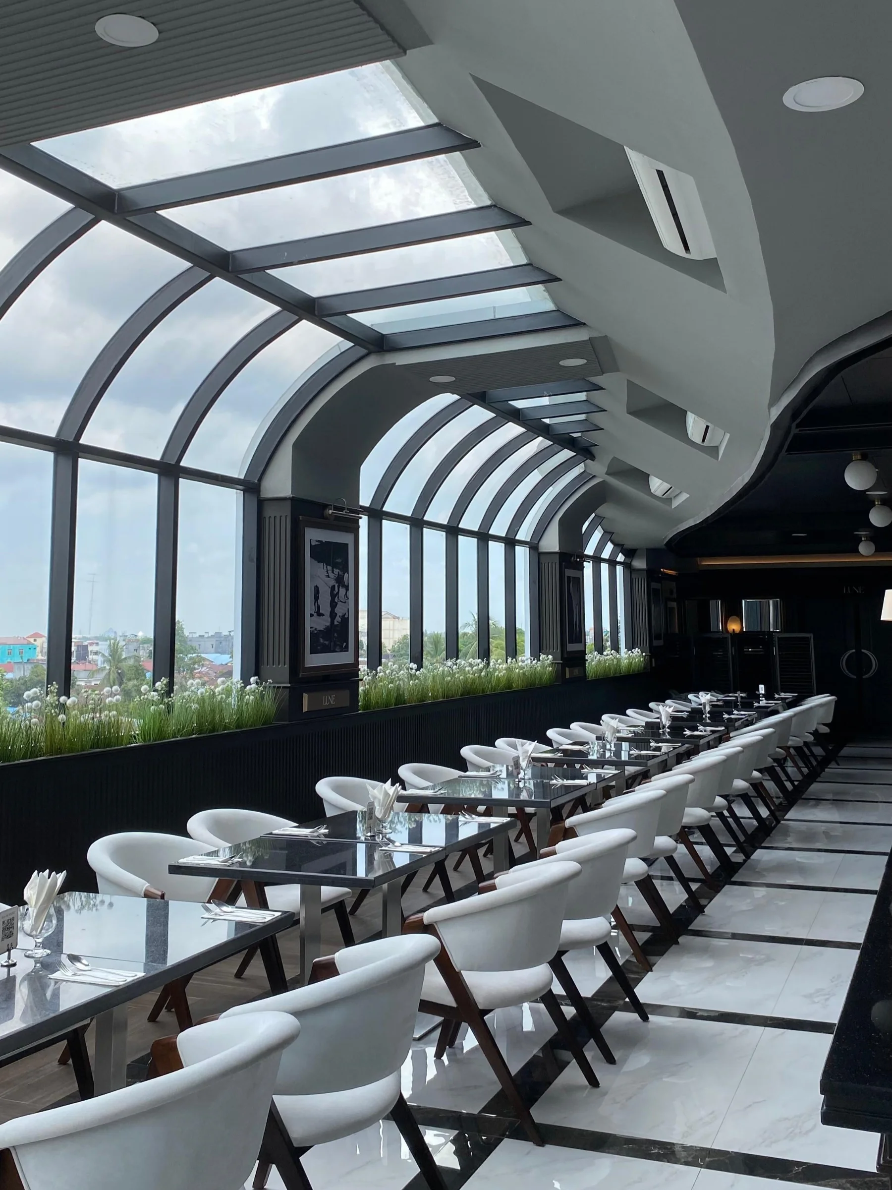 Proyek Lune Restaurant di Banjarmasin